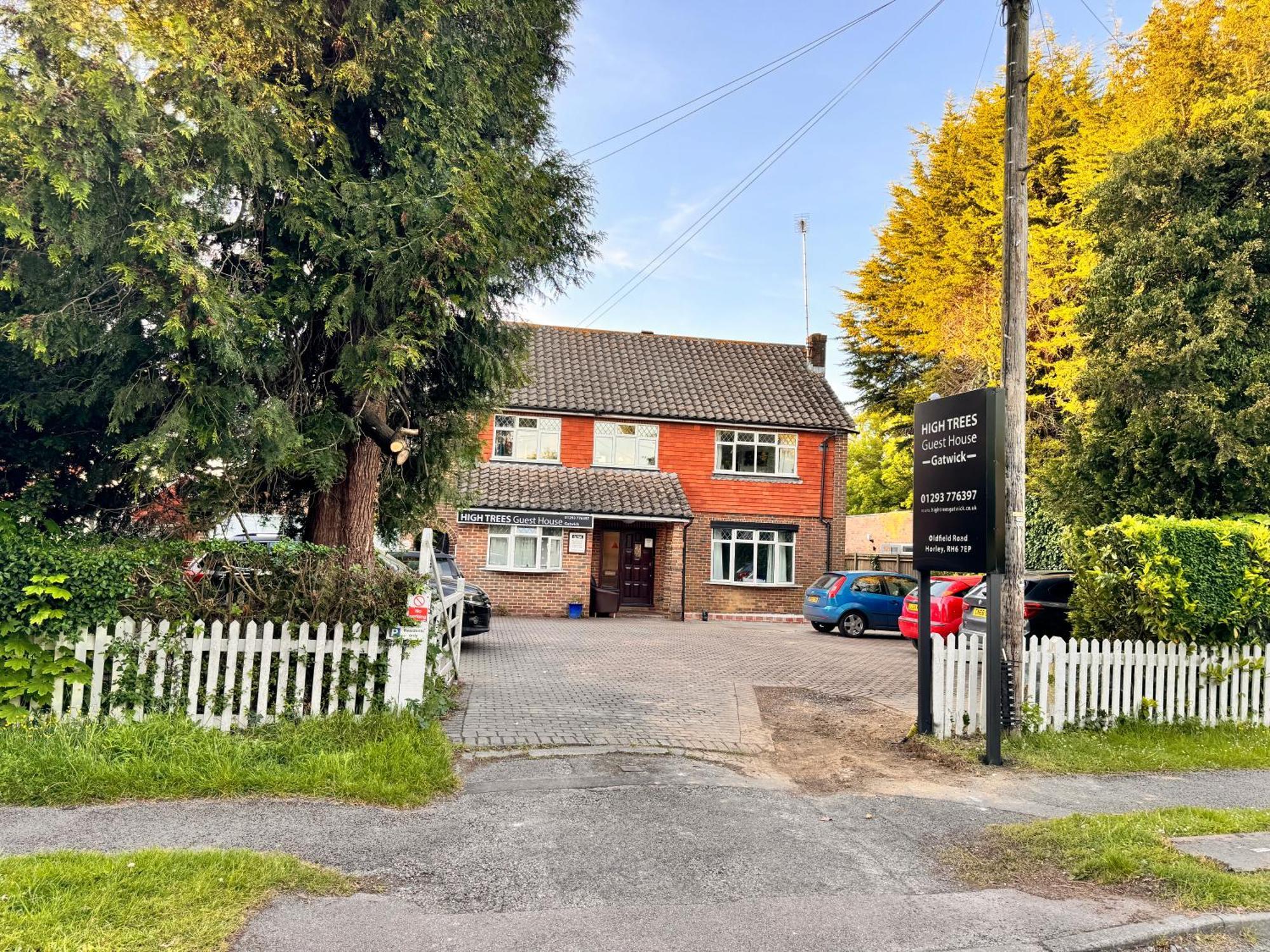 High Trees Gatwick * Horley