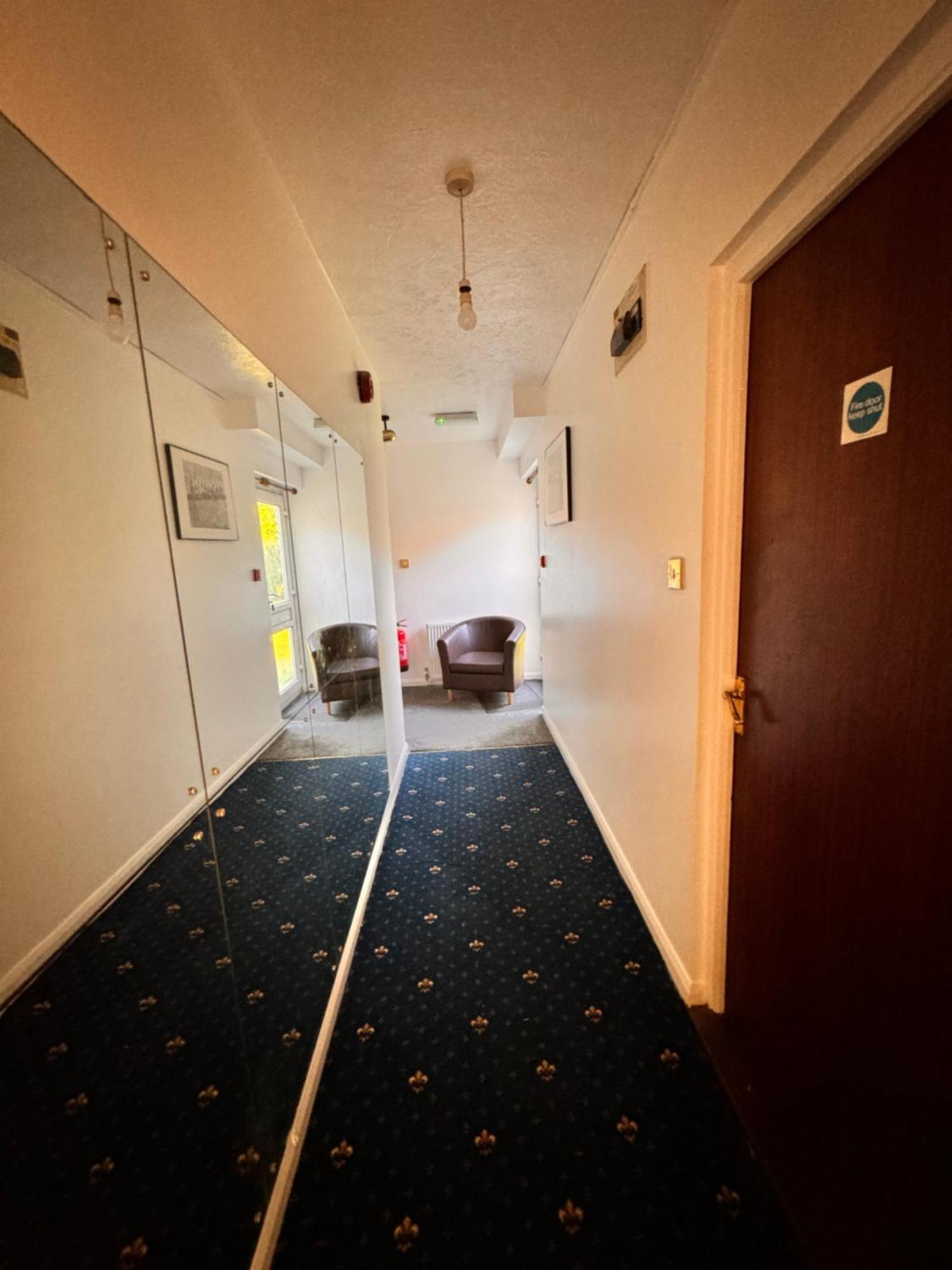 High Trees Gatwick * Horley